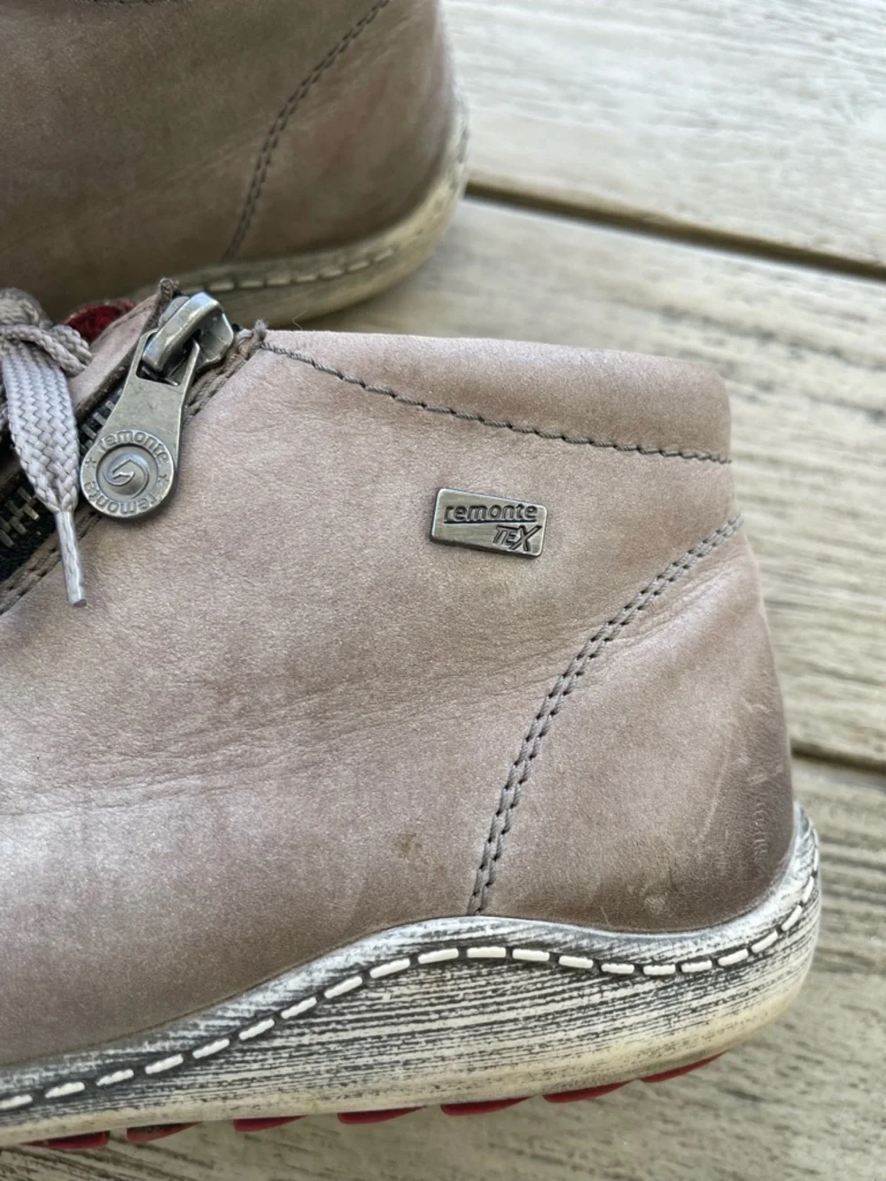 Remonte Taupe Leather Ankle Sneaker Style Boot Womens Size 40 8.5/9